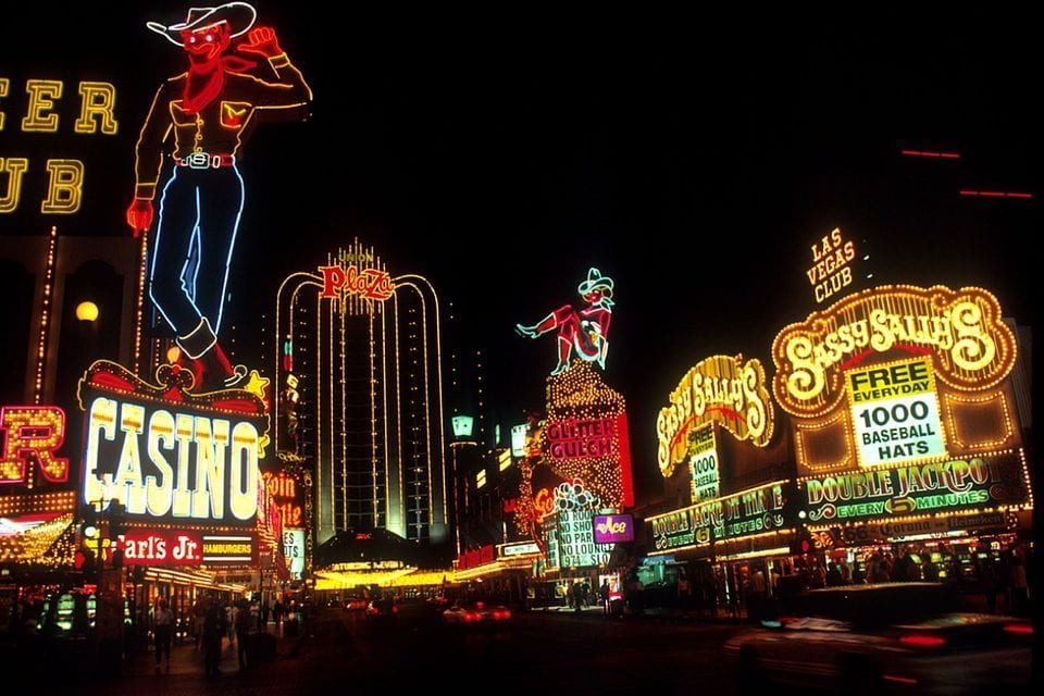 Лас вегас игровой казино играть в карты в деберц онлайн